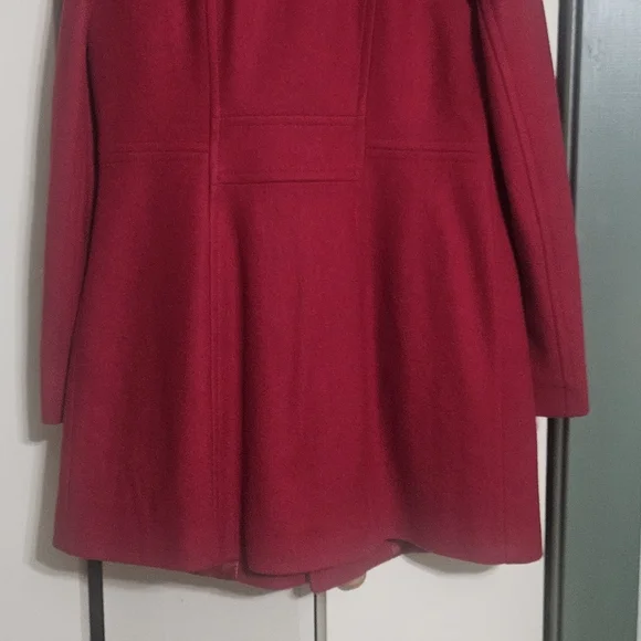 Winter coat, brand new with tags Anne Klein, beautiful rich red, has two pockets - Picture 2 of 5